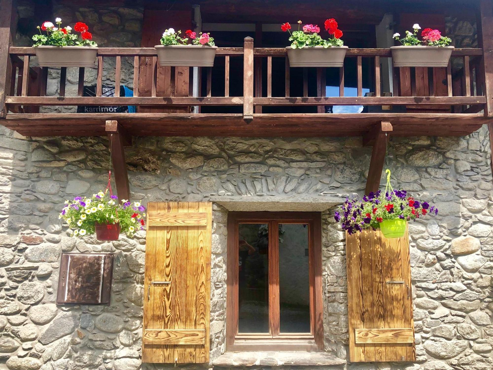 הוילה שאמוני Marmotte Mountain Manor מראה חיצוני תמונה